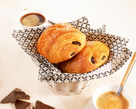 Pain au chocolat 80g beurre fin "Éclat du terroir" Pain au chocolat 80g beurre fin "Éclat du terroir"