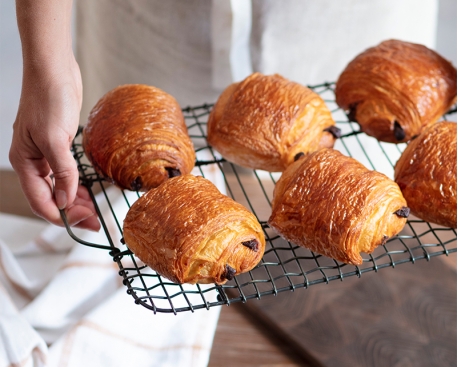 Pain au chocolat AOP 25,5% beurre des charentes Pain au chocolat AOP 25,5% beurre des charentes